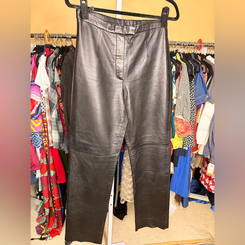 #72 JLC NEW‎ YORK | Sz. 8 Black Leather Straight-Leg Pants